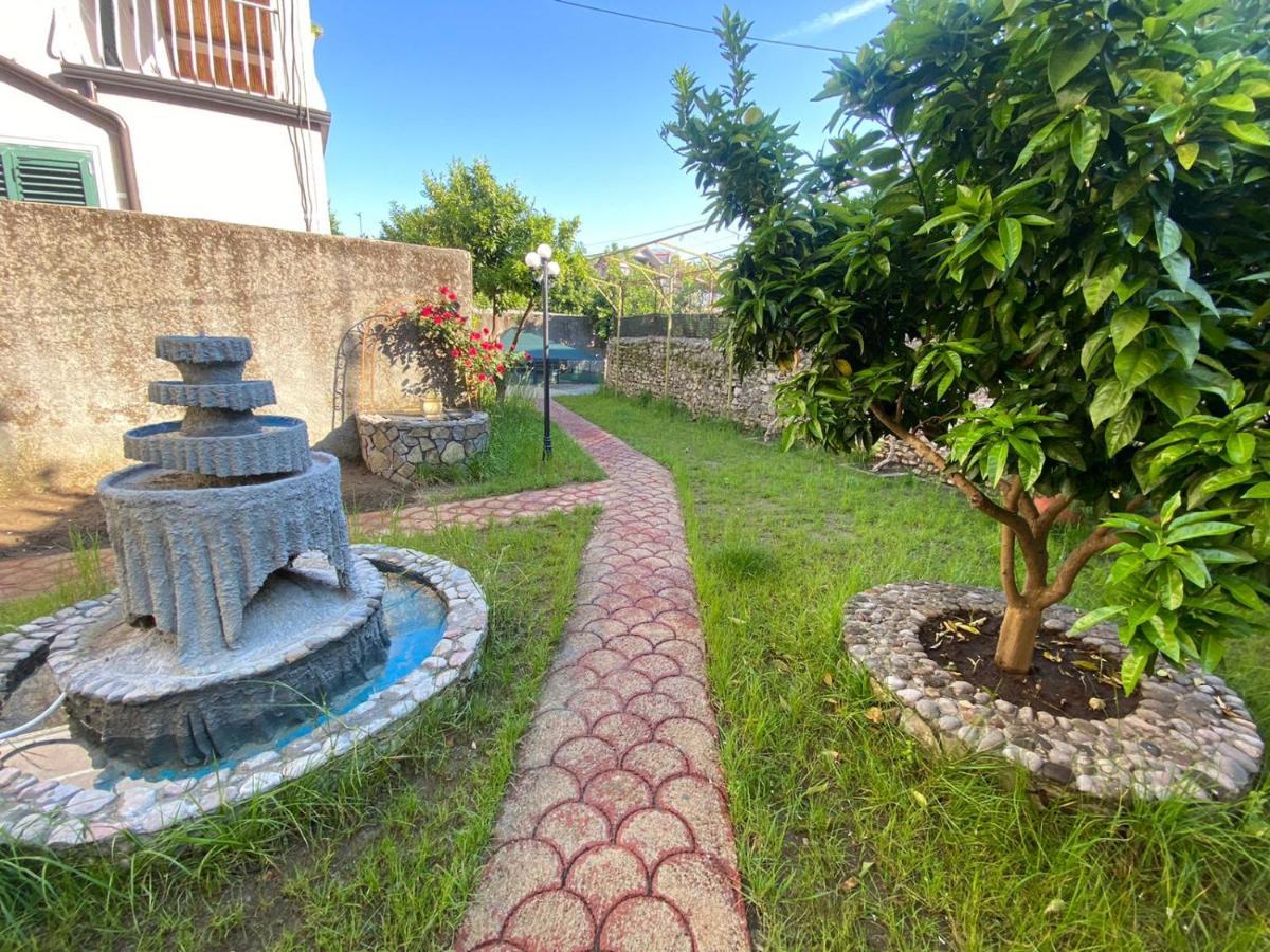 Gather Inn Guest House Shkodër Exteriér fotografie